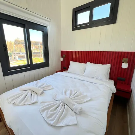 Готель Aden Garden