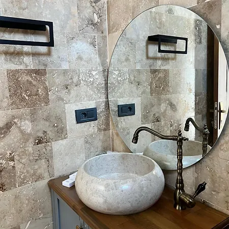 Готель Aden Garden