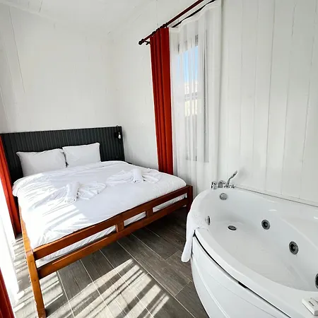 Otel Aden Garden Çeşme